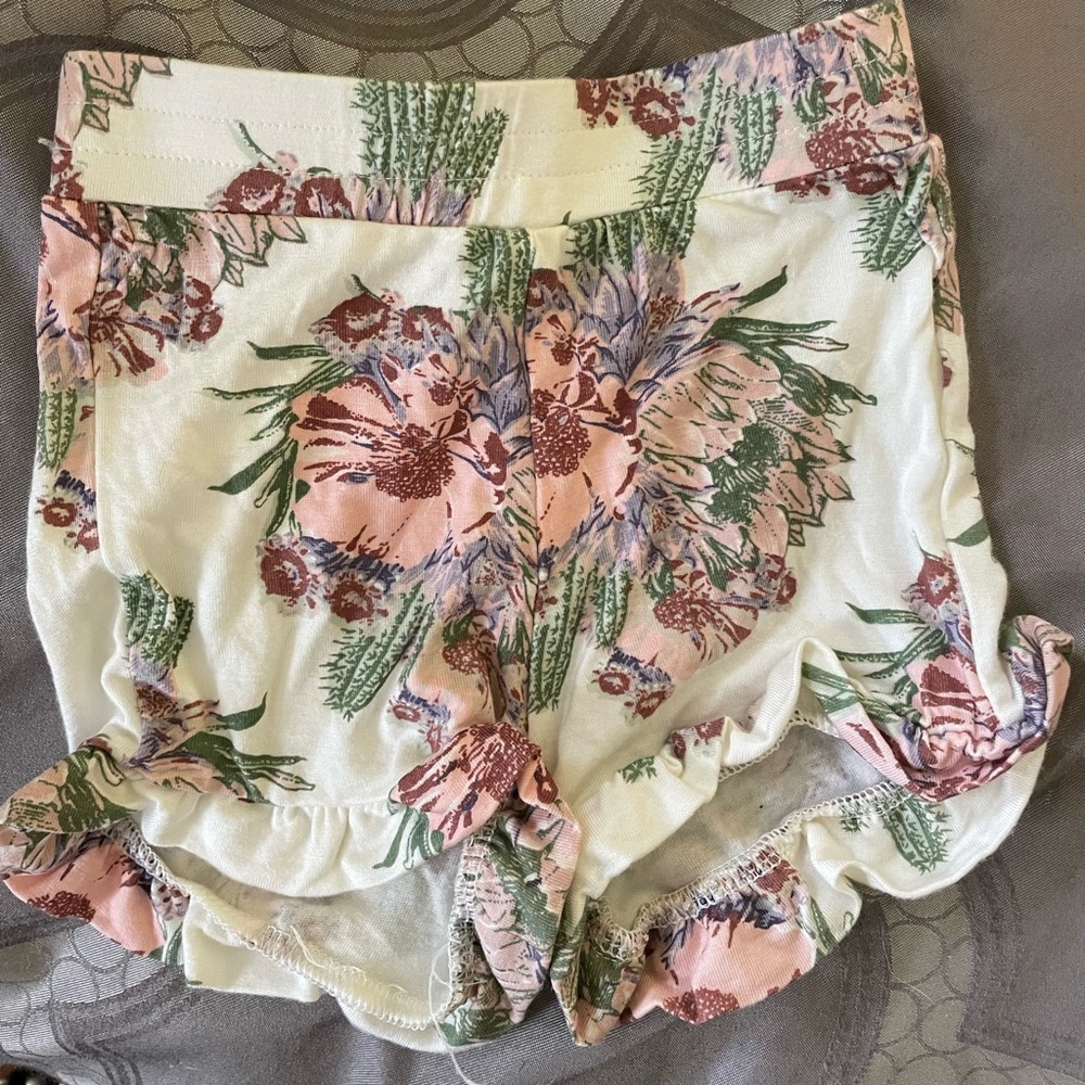 Kate Quinn Ruffle Short. 12-18 month